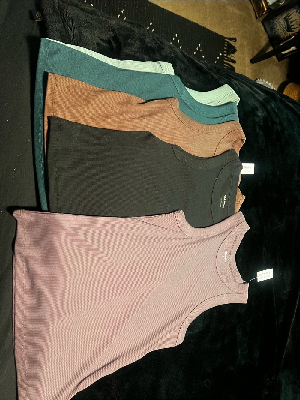 Old Navy Black Ribbed Crewneck Tank with Assorted Colors - Picture 4 of 10